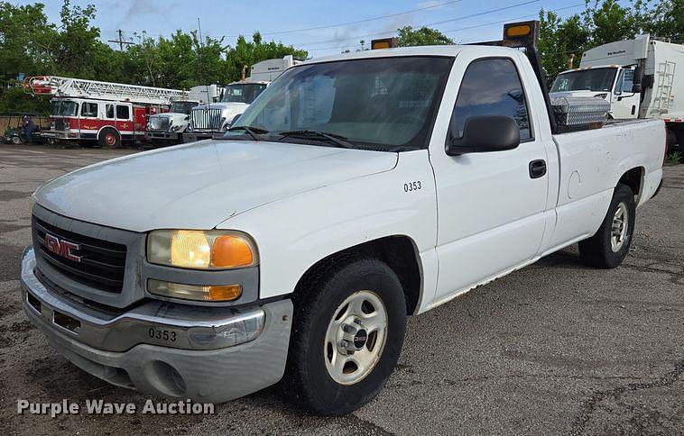 Image of GMC Sierra 1500 Primary image