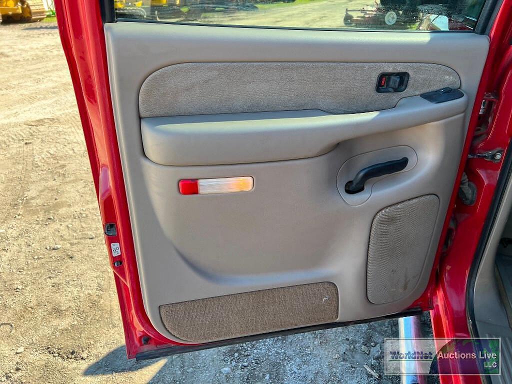 Main image GMC 2500HD 19