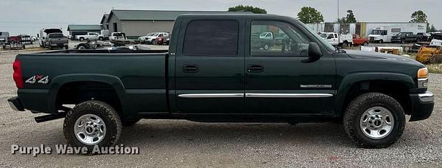 Image of GMC 2500HD equipment image 3