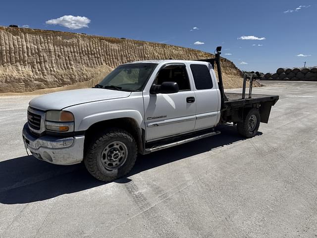 Image of GMC 2500HD equipment image 1