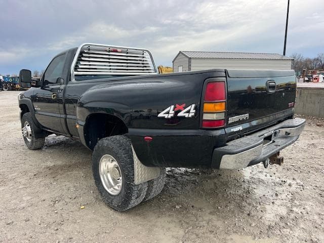 Image of GMC 3500 equipment image 3