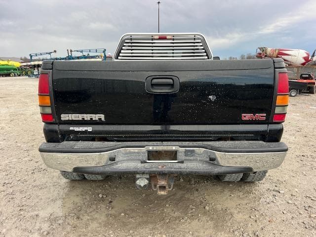 Image of GMC 3500 equipment image 4