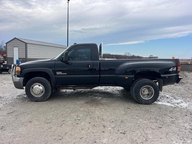 Image of GMC 3500 equipment image 2