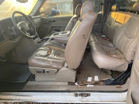 Image of GMC Sierra 1500 equipment image 3