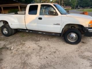 2003 GMC Sierra 1500 Equipment Image0