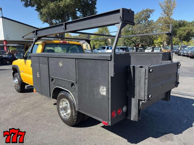 Image of GMC 3500 equipment image 3