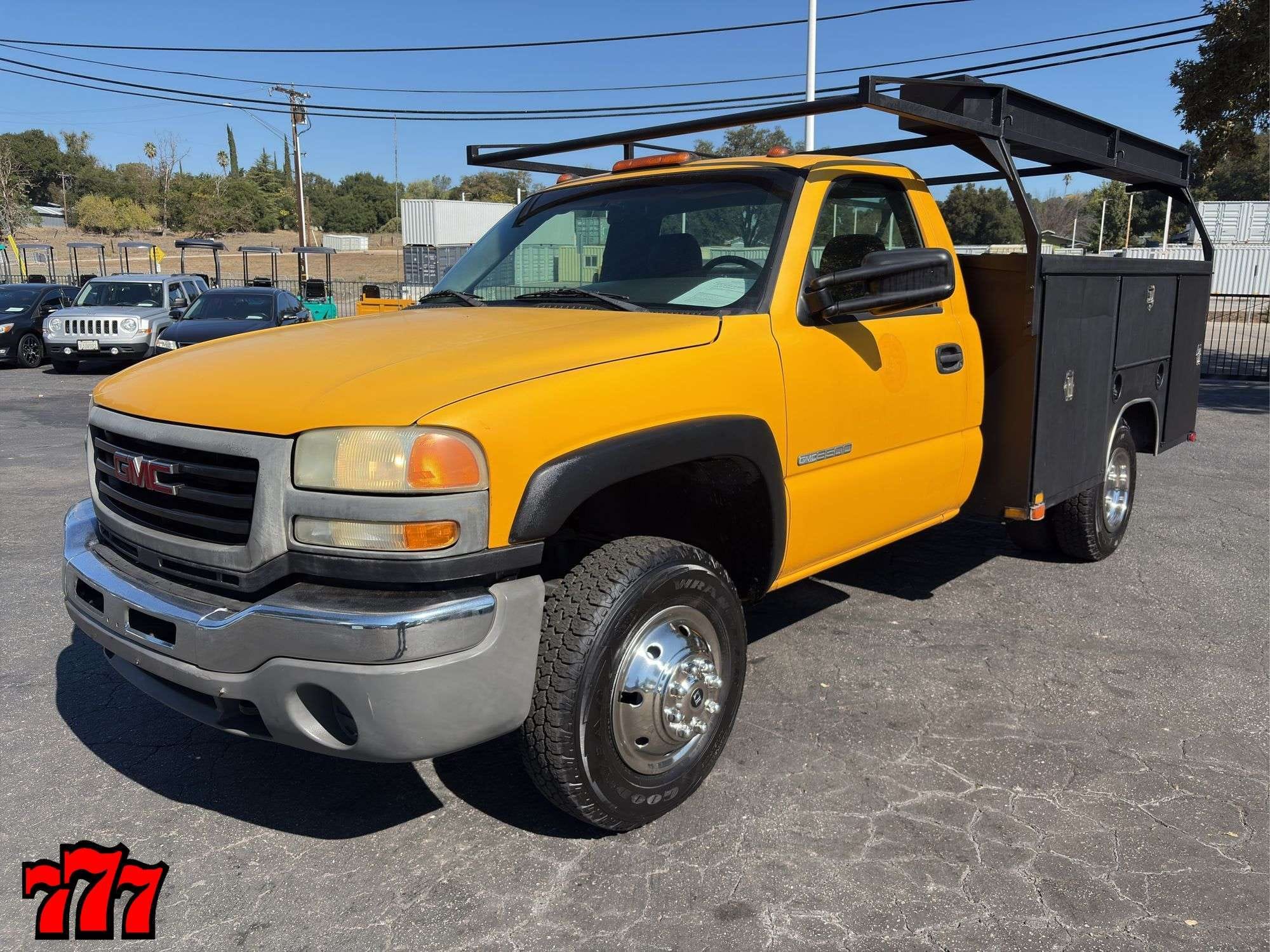2003 GMC 3500 Equipment Image0
