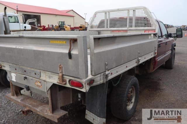 Image of GMC 2500HD equipment image 3