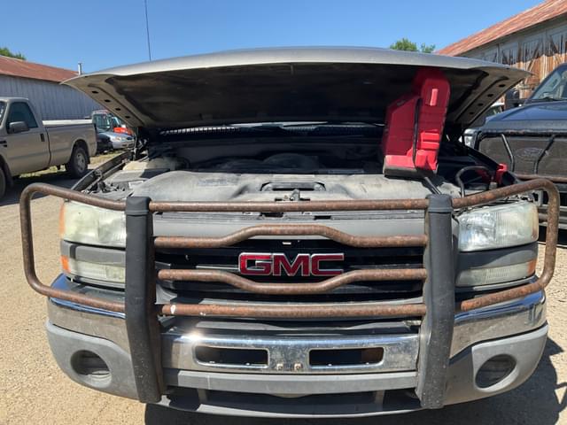 Image of GMC 2500 equipment image 1