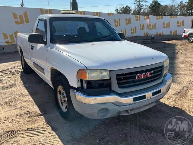 Image of GMC Sierra equipment image 2