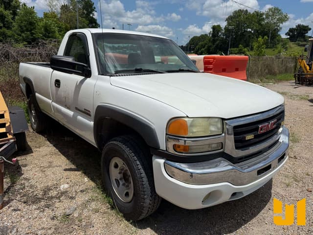 Image of GMC 2500HD equipment image 2