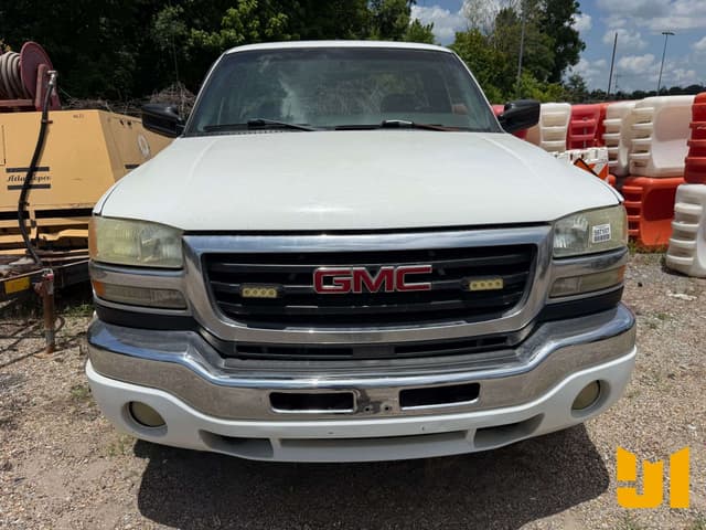 Image of GMC 2500HD equipment image 1