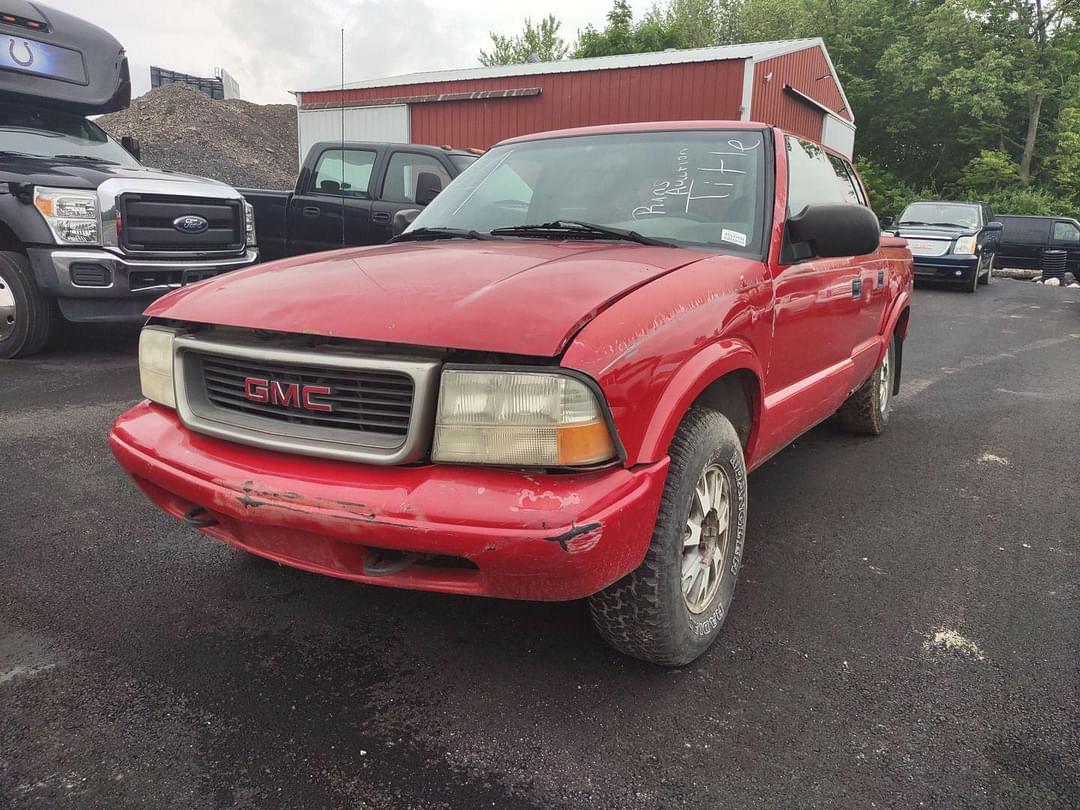 Image of GMC Sonoma Primary image