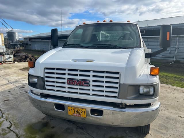 Image of GMC TopKick C4500 equipment image 1