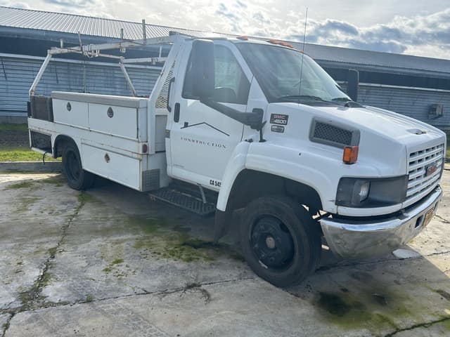 Image of GMC TopKick C4500 equipment image 2