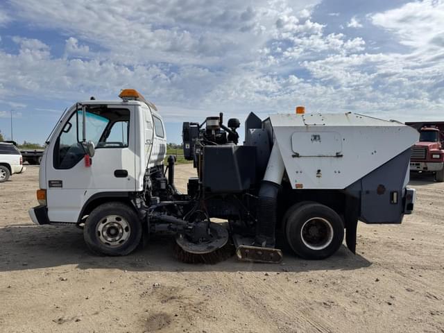 Image of GMC W4500 equipment image 1