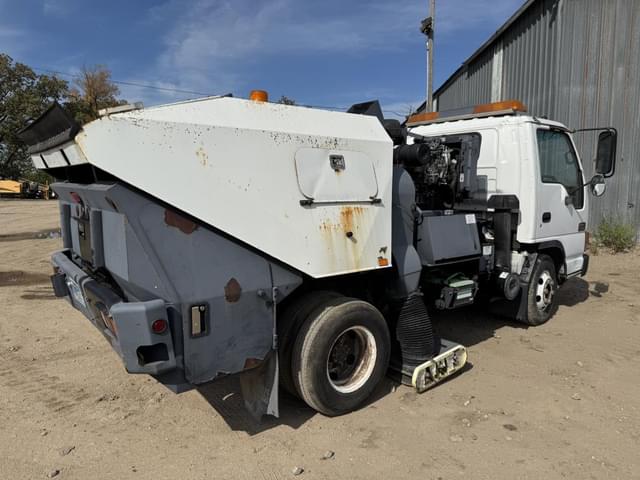 Image of GMC W4500 equipment image 4