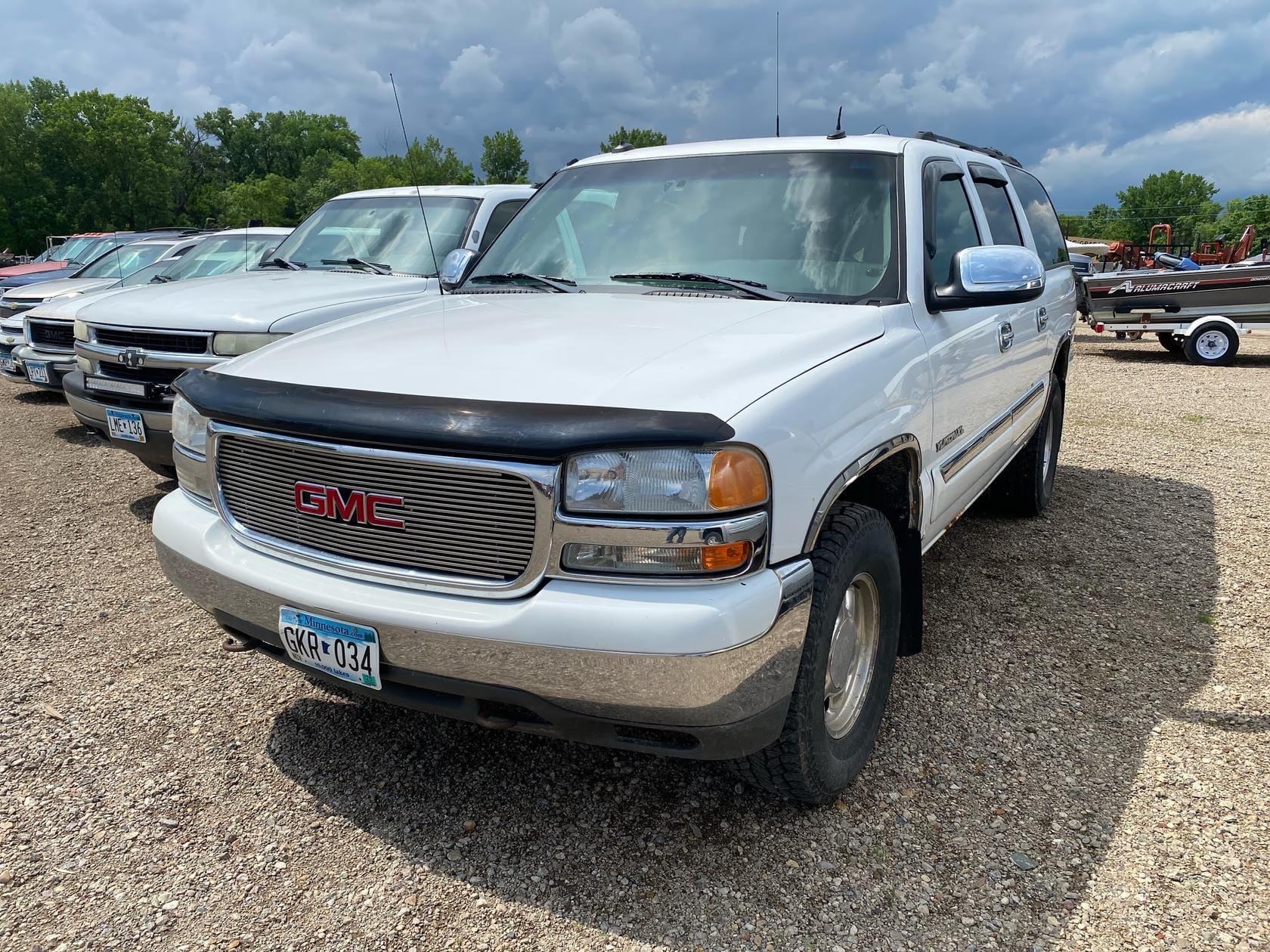 2003 GMC Yukon Equipment Image0