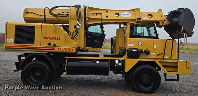 Image of Gradall XL3100 equipment image 3