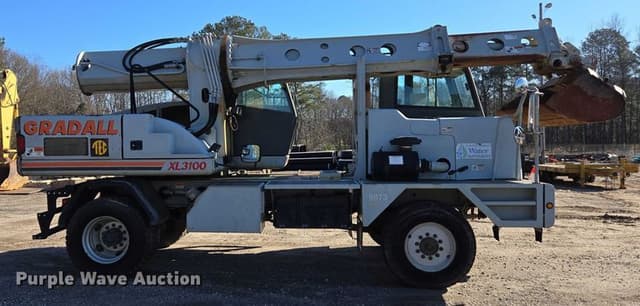 Image of Gradall XL3100 equipment image 3
