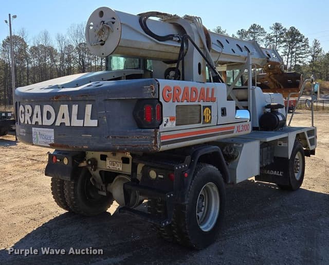 Image of Gradall XL3100 equipment image 4