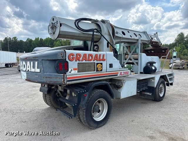 Image of Gradall XL3100 equipment image 4