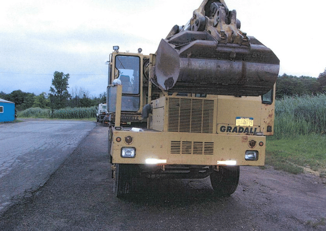 Image of Gradall XL4100 equipment image 2
