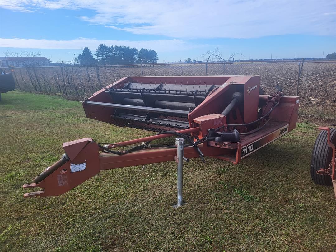 Image of Hesston 1110 Image 0