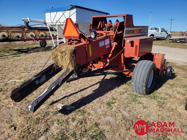 Image of Hesston 4590 equipment image 3