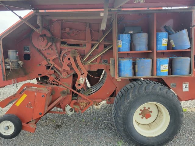 Image of Hesston 4760 equipment image 4