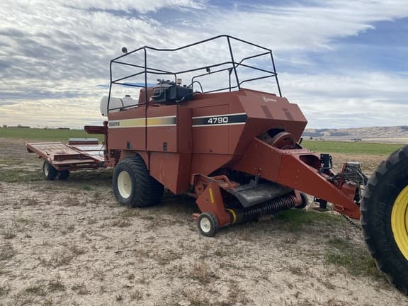 Image of Hesston 4790 equipment image 1