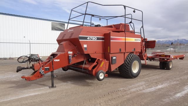 Image of Hesston 4790 equipment image 2