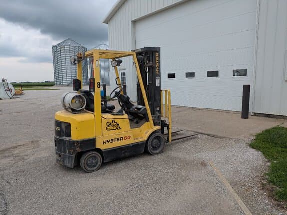 Image of Hyster S50XM equipment image 2
