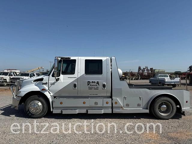Image of International 4400 equipment image 1