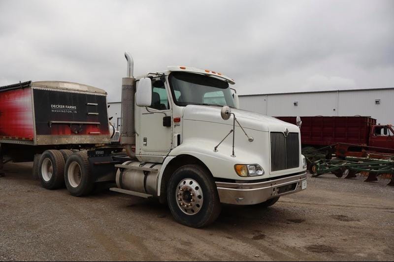 2003 International 9200i Equipment Image0