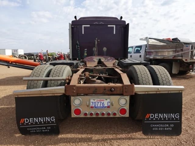 Image of International 9900I equipment image 4