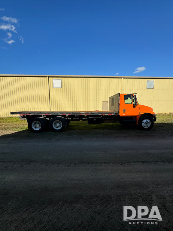 Image of International 4400 equipment image 2