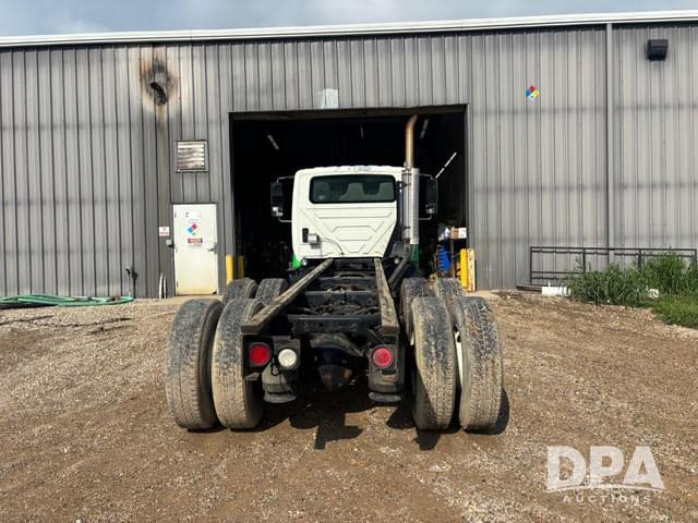 Image of International 4400 equipment image 3