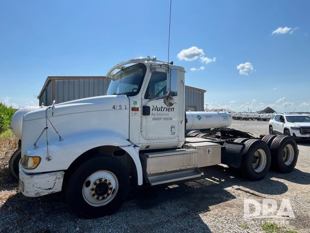 2003 International 9400i Equipment Image0