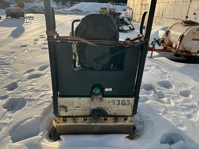 Image of Ingersoll Rand DD16 equipment image 2