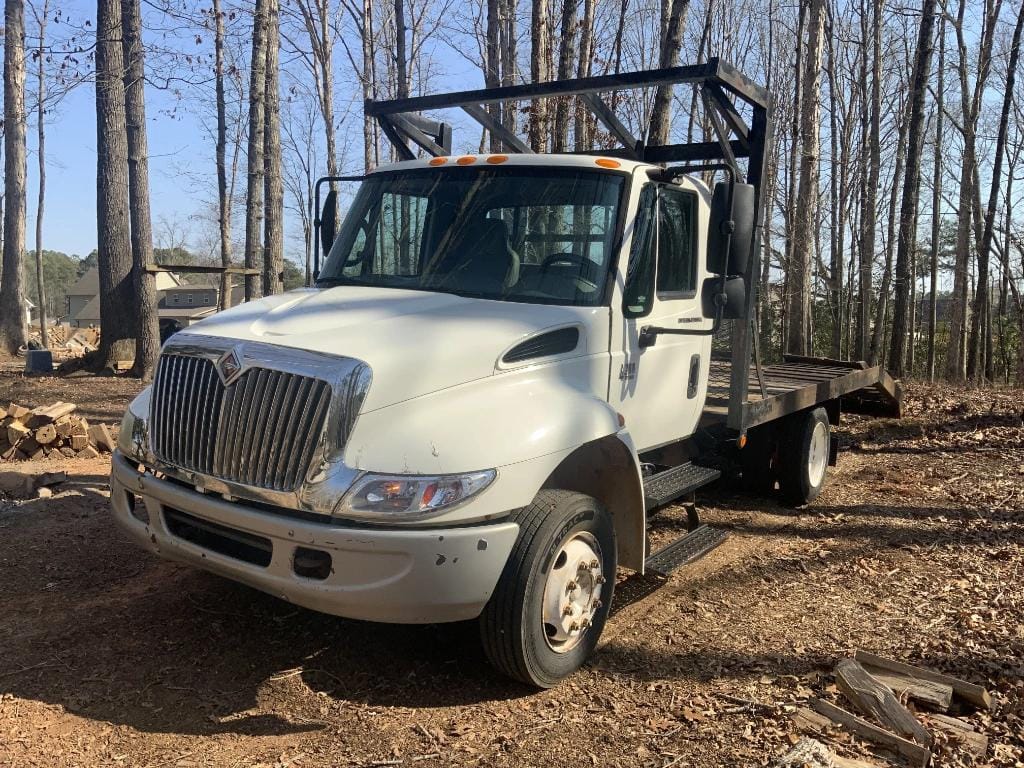 2003 International 4200 Equipment Image0