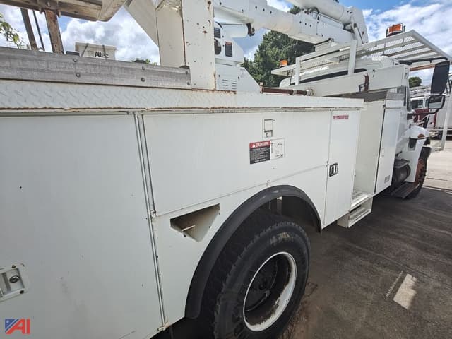Image of International 4300 equipment image 2