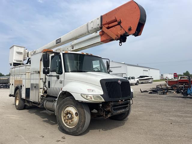 Image of International 4300 equipment image 2