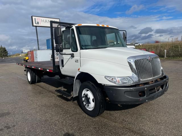 Image of International 4300 equipment image 2