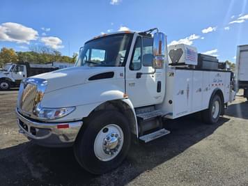 Main image International 4300