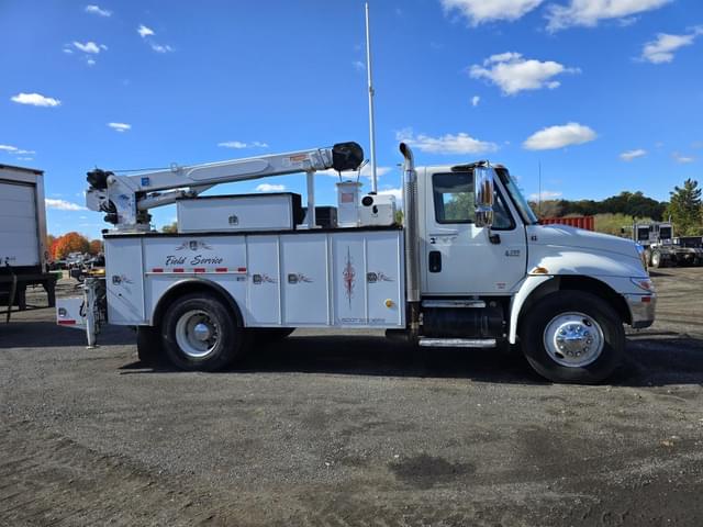 Image of International 4300 equipment image 4