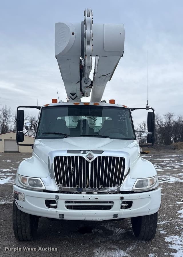 Image of International 4300 SBA equipment image 1