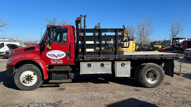 Image of International 4300 SBA equipment image 1