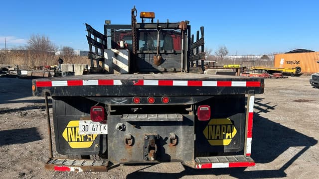 Image of International 4300 SBA equipment image 3