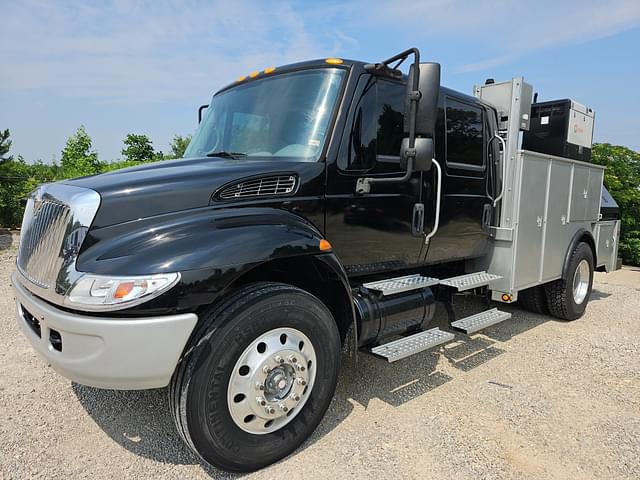 Image of International 4300 equipment image 1